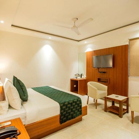 Hotel Arch Suites - Near Aerocity New Delhi Ngoại thất bức ảnh
