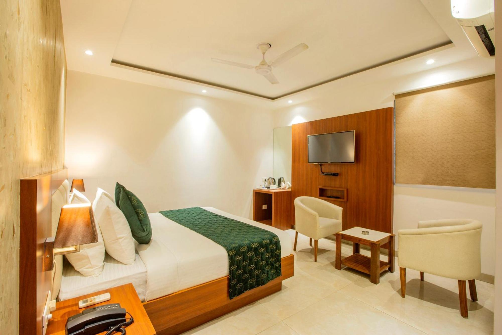Hotel Arch Suites - Near Aerocity New Delhi Ngoại thất bức ảnh