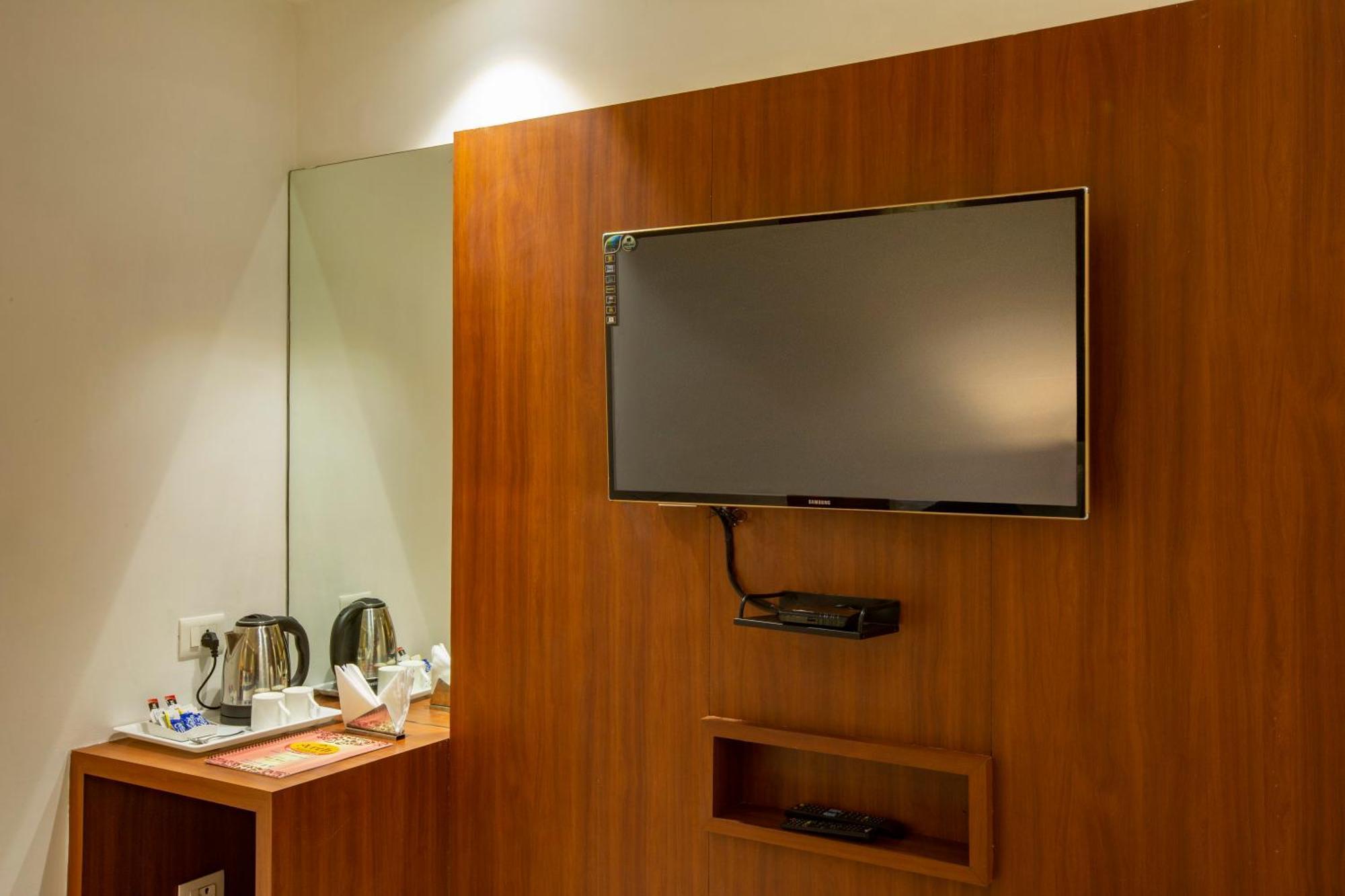 Hotel Arch Suites - Near Aerocity New Delhi Ngoại thất bức ảnh